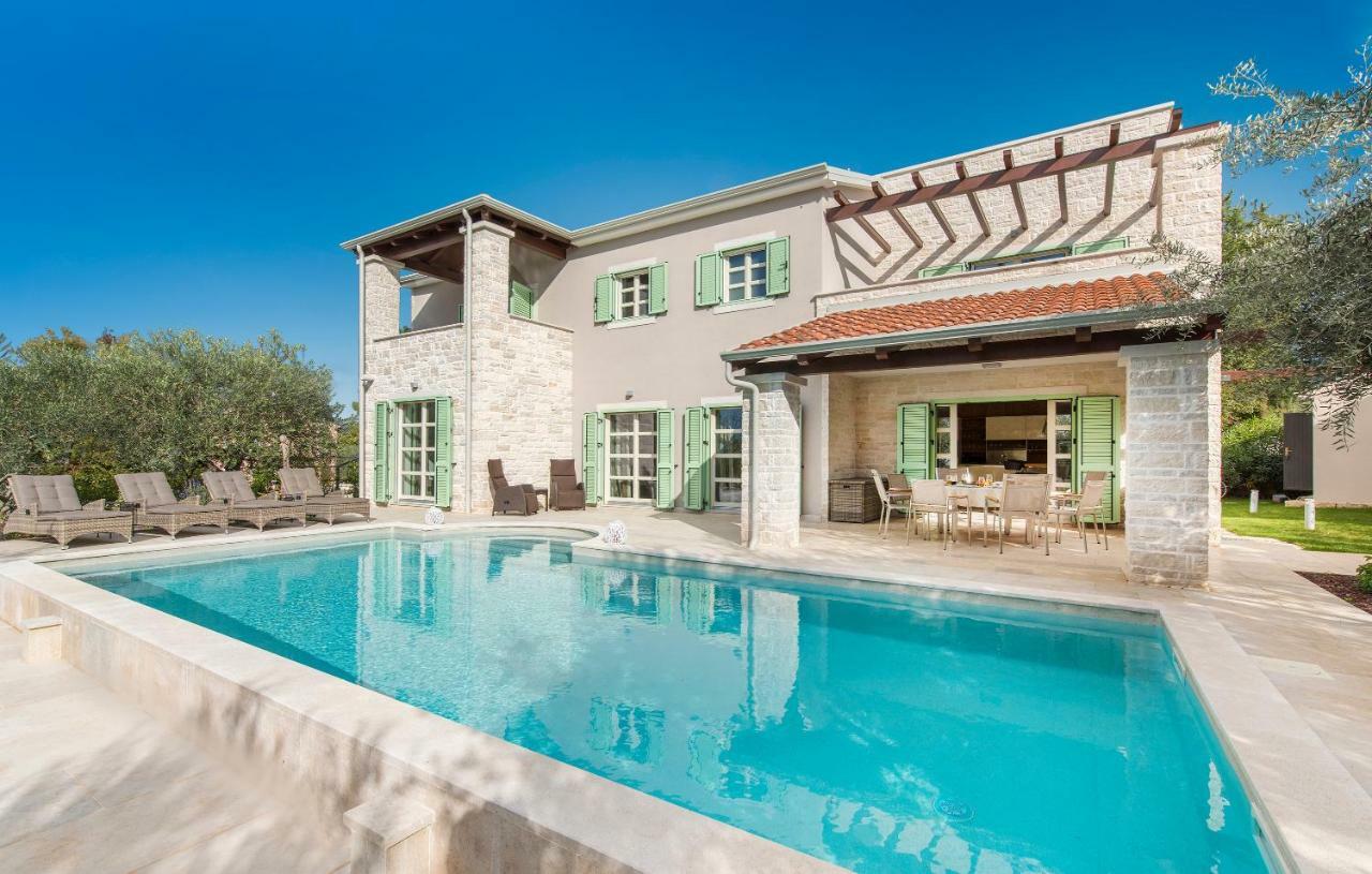 Design And Luxury Villa With Pool Kukci Exterior photo
